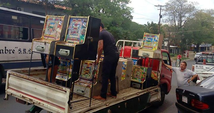 Conajzar incautó 16 máquinas tragamonedas ilegales en Lambaré, Paraguay