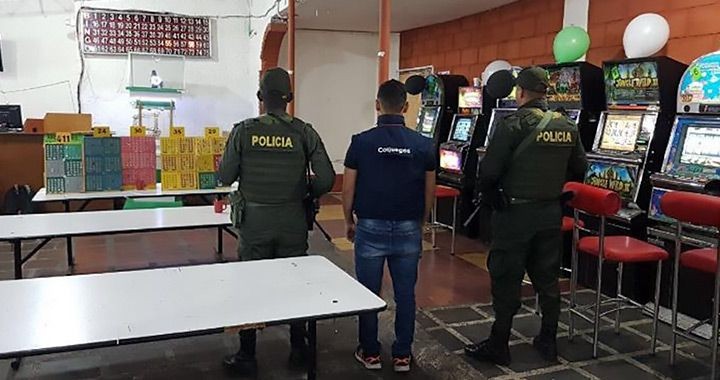 Coljuegos decomisó 51 máquinas tragamonedas y 200 sillas de bingo ilegales