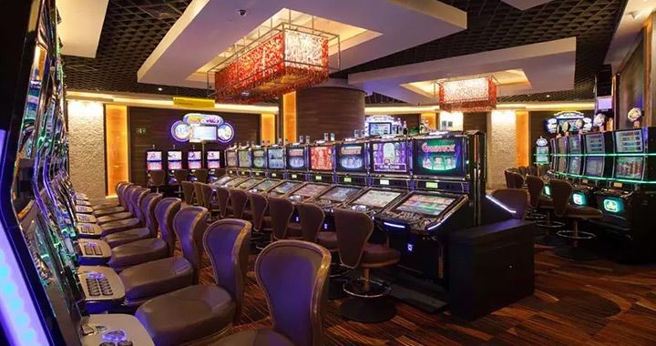 El impuesto a los jugadores continúa afectando a los casinos de Panamá