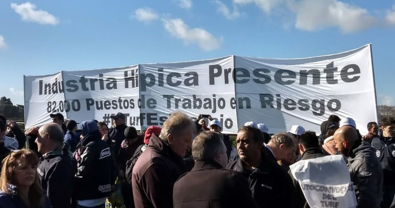 Protesta en los cinco hipódromos bonaerenses por la Ley del Turf