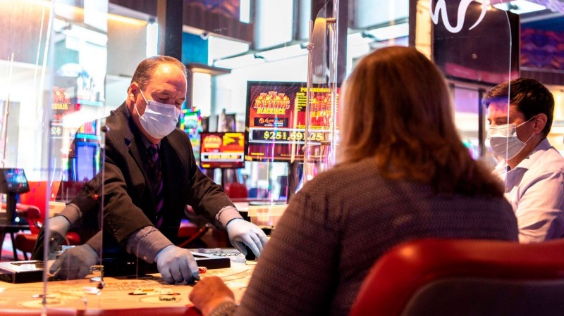 Perú exigirá vacunación completa para ingresar a sus casinos y salas de juego