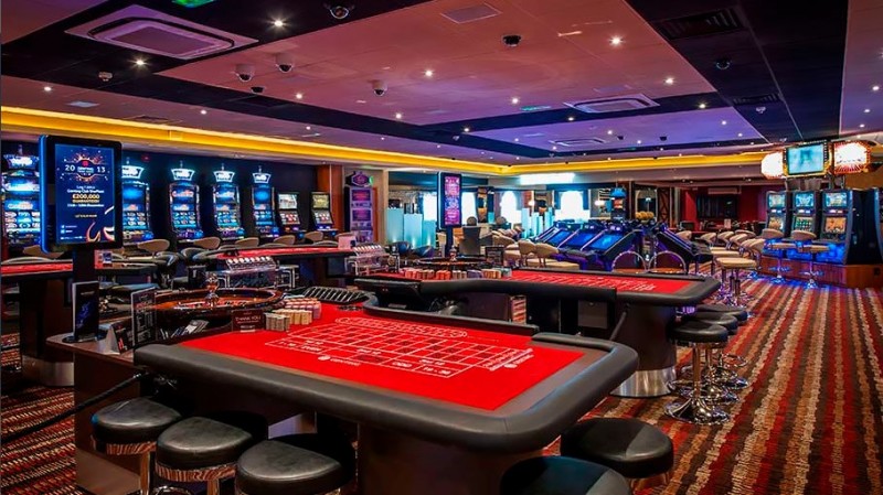UK Government urged to "rethink" the closure of casinos, betting shops in Lancashire