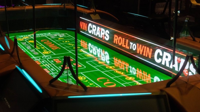 Harrah's Las Vegas installs Strip's first hybrid digital craps table