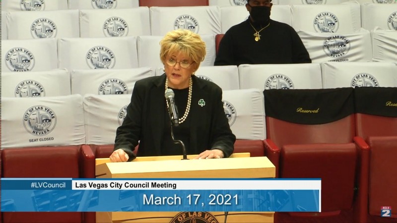 La alcaldesa de Las Vegas criticó las restricciones actuales tras un año de confinamiento