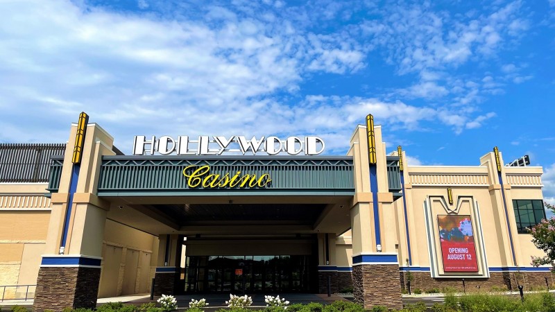 Penn National's $120M Hollywood Casino York opens with cashless technology