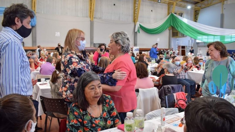 El regulador de la provincia de Santa Cruz cumplió 60 años y lo celebró con un Bingo